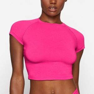 NWOT Skims New Vintage Cropped Tshirt “Fuchsia” pink short sleeve top size small